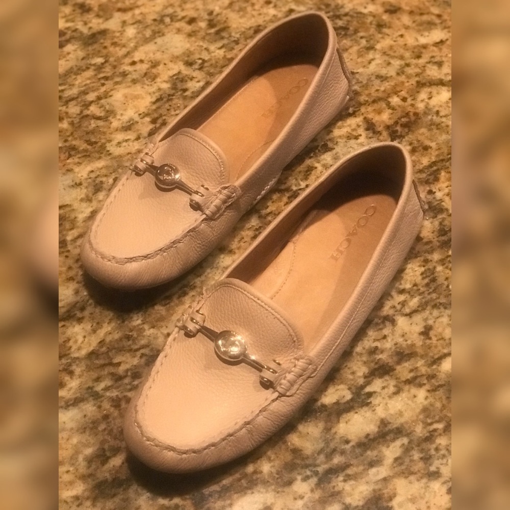 COACH Womens Beige Arlene Turnlock Loafers 👞 👞